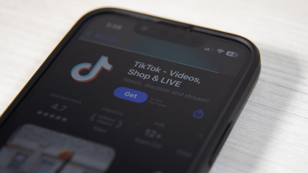 The Struggles of Cannabis Companies with Facebook and Instagram in Florida